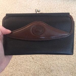 Dooney & Bourke wallet